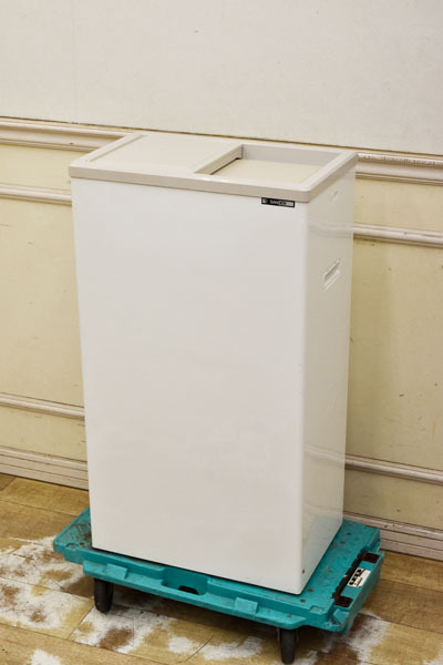 DH08 サンデン 業務用 冷凍ストッカー PF-057X-B 冷凍庫 42L アイスクリーム スリム型 省スペース拍卖