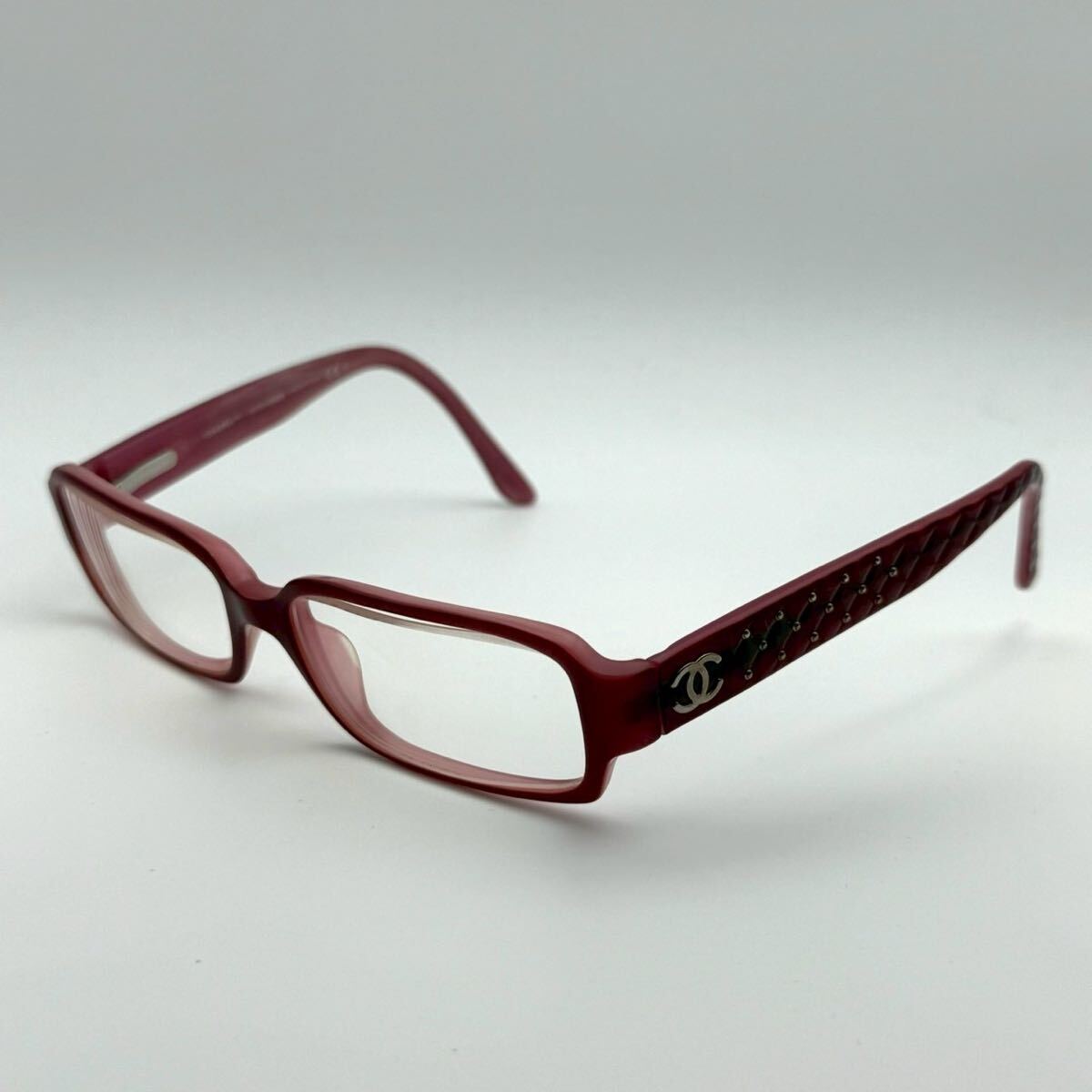 【希少・良品】CHANEL シャネル 眼鏡 メガネ 度なし スクエア ラインストーン ココマーク マトラッセ キルティング ピンク レッド クリア拍卖