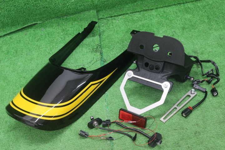 48928/G☆Z900RS.(ZR900C/ZR900K)ARCHI アーキ フェンダーレス&ロングシートカウル 2拍卖