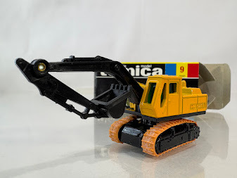 TOMY トミー トミカ 黒箱 日本製 No.9 小松 パワーショベル PC200拍卖