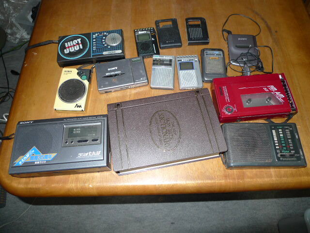 北海道発 ジャンク!カセットプレーヤー&小型ラジオ等12点 100サイズ拍卖