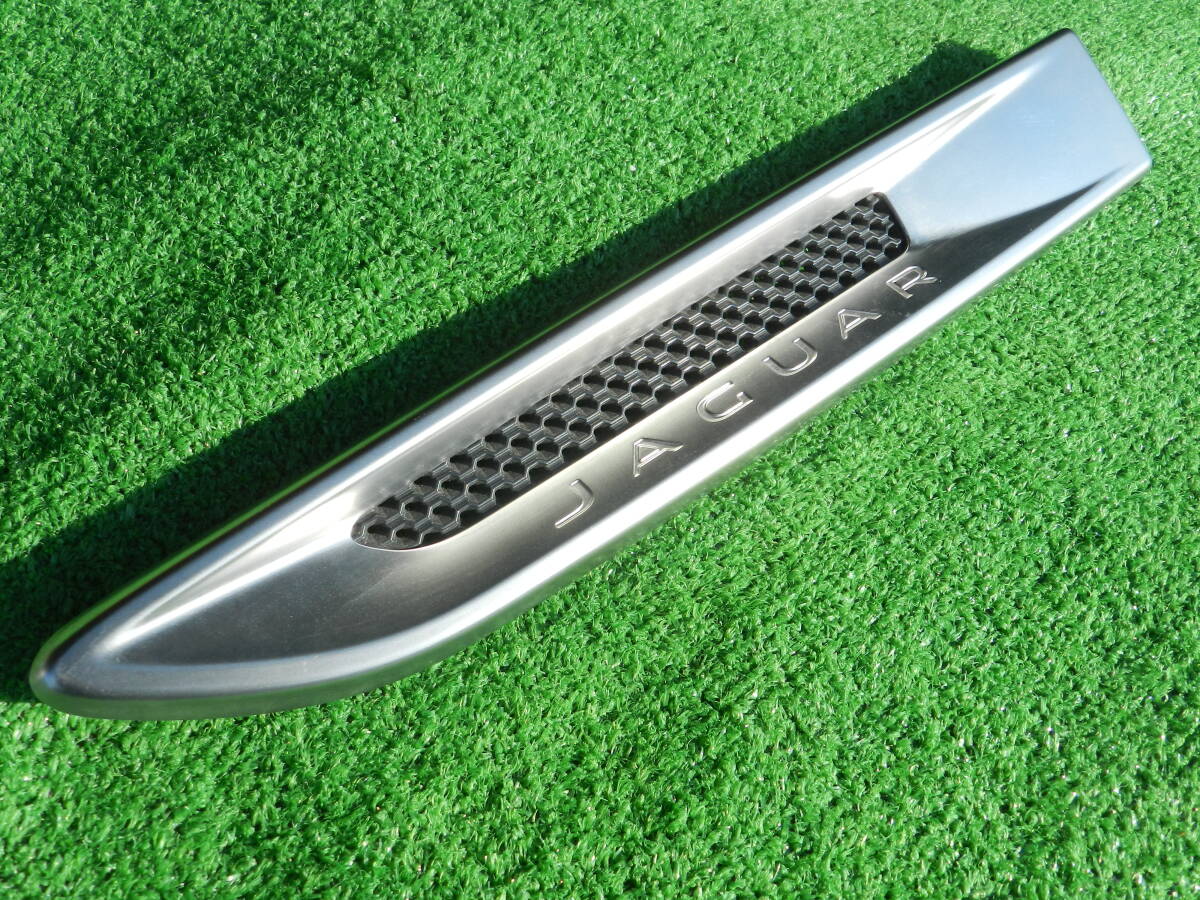 ジャガーXE X760 左フロントフェンダーサイドモール/エアーベントモール 2019年式 品番:GX73-280B11-AD拍卖