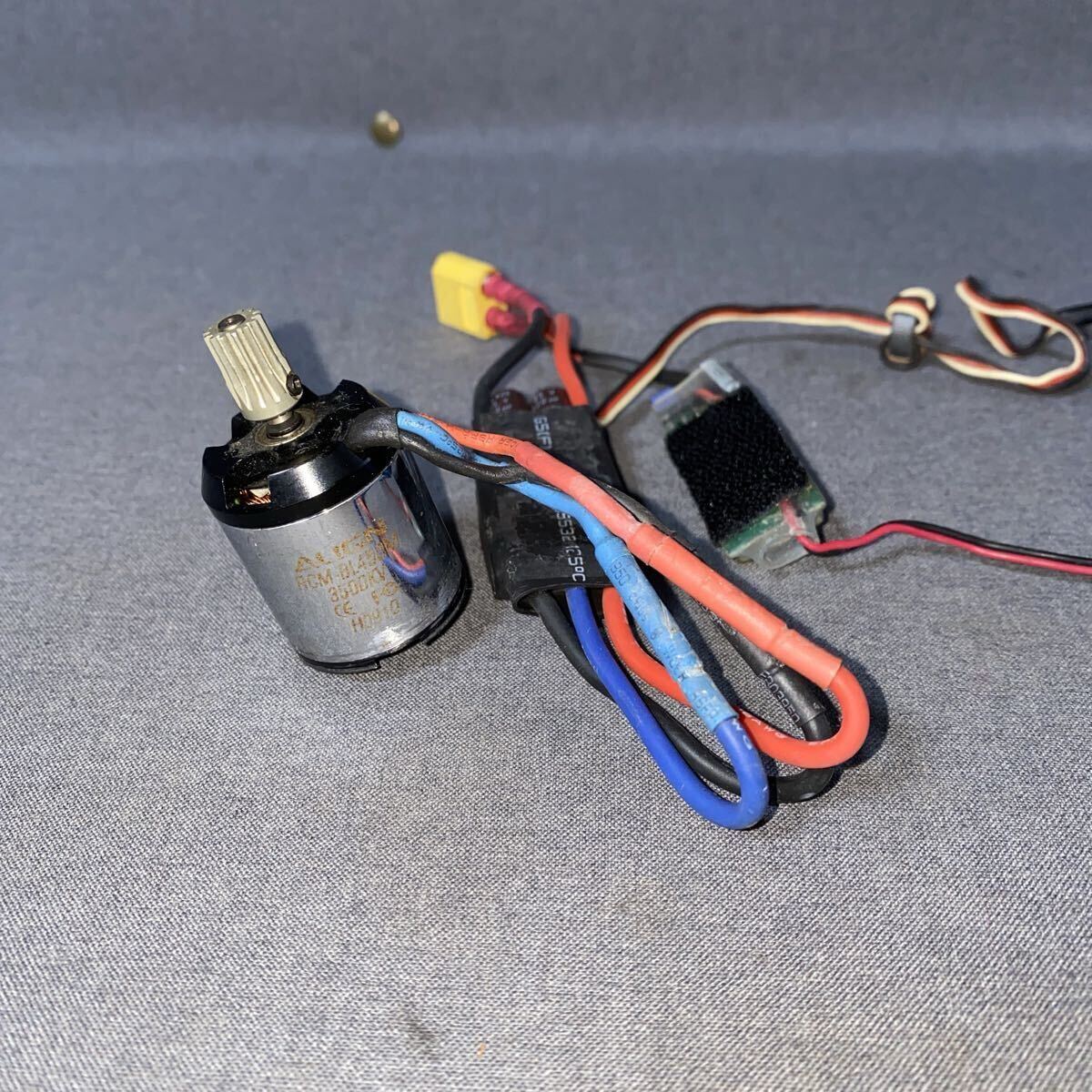 ALIGN BEC RCM-BL450M 3500KVモーター ・RCE-BL35G アンプ enRoute BEC ラジコンヘリパーツ アライン パーツ 拍卖