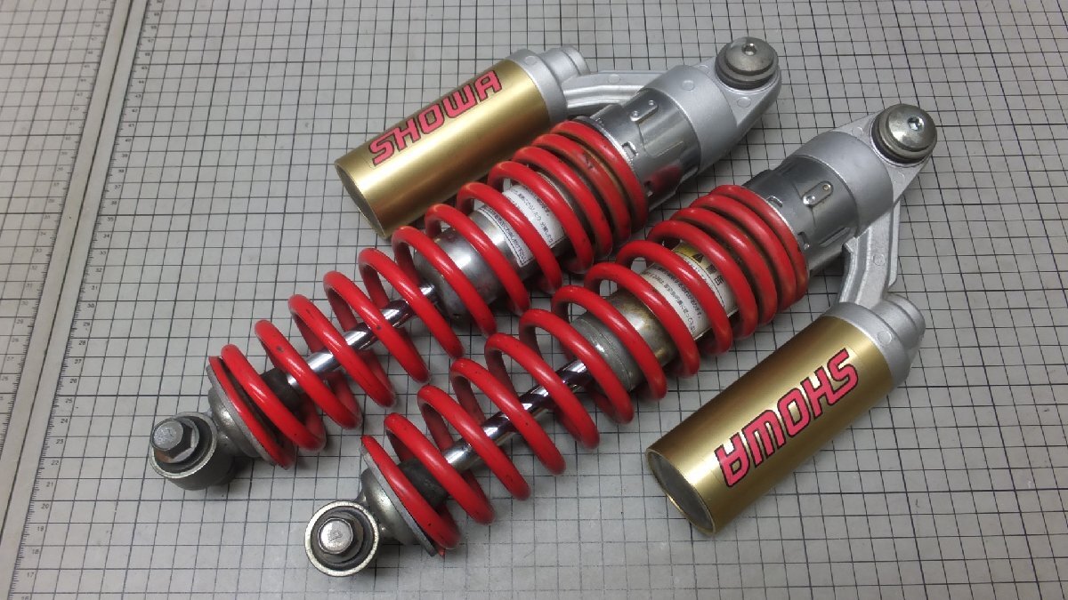 TD イナズマ1200 GV76A リアサスペンション 左右 別体 純正 赤巻 赤金 SHOWA 検 00年式 バンディット1200 INAZUMA拍卖