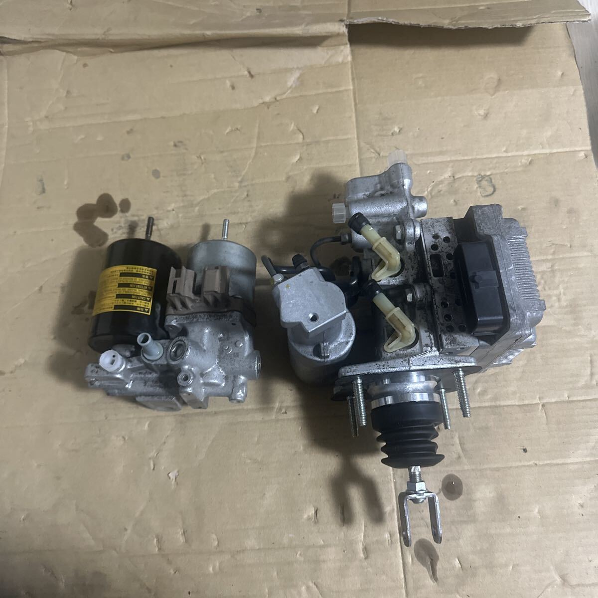 ABSアクチュエーター ABSユニット ブレーキブースター 47210-47270 47070-12010 SG トヨタ ZVW41W プリウス拍卖
