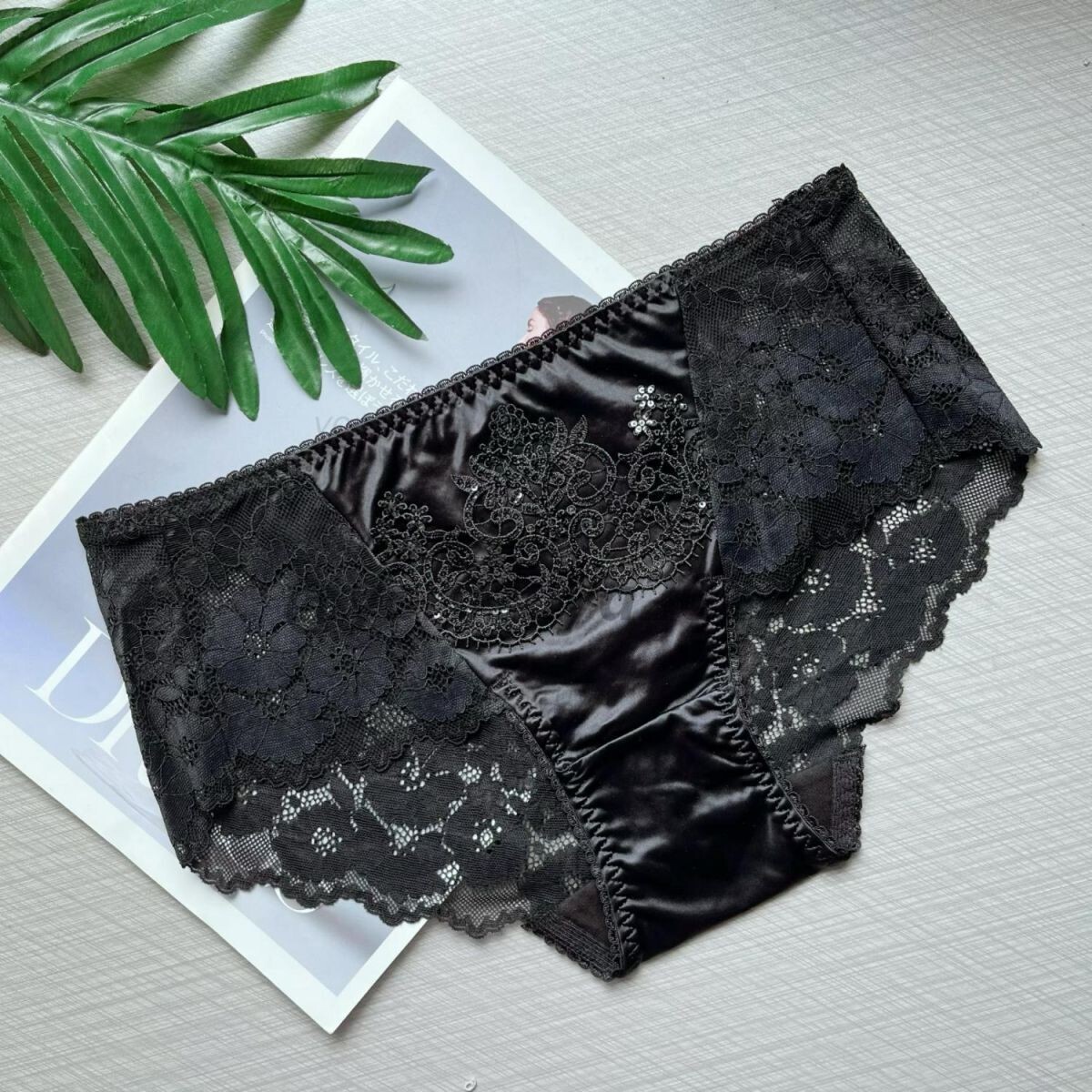 141-378-9 超絶おすすめ品 光沢 刺繍スパンコール レース ショーツ【ブラックXLサイズ】レディース 女性 勝負下着 パンツ ランジェリー.1拍卖