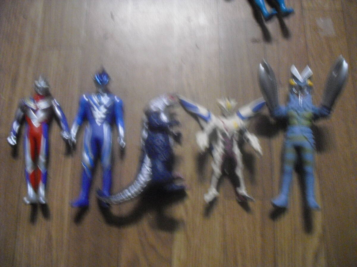 ウルトラマンシリーズ ソフビ 5体 キリエロイド ウルトラマンティガ ジードアクロスマッシャー ゴルザ バルタン星人 沖縄離島不可拍卖