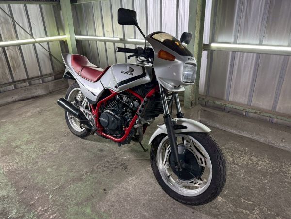 ホンダ VT250F MC08 落札後の返品可能 (検 ZRX ゼファー GPZ VT VTR VFR RVF NSR CBR CB CBX RZ FZ XJR GSX バリオス ZZR ZXR ニンジャ拍卖