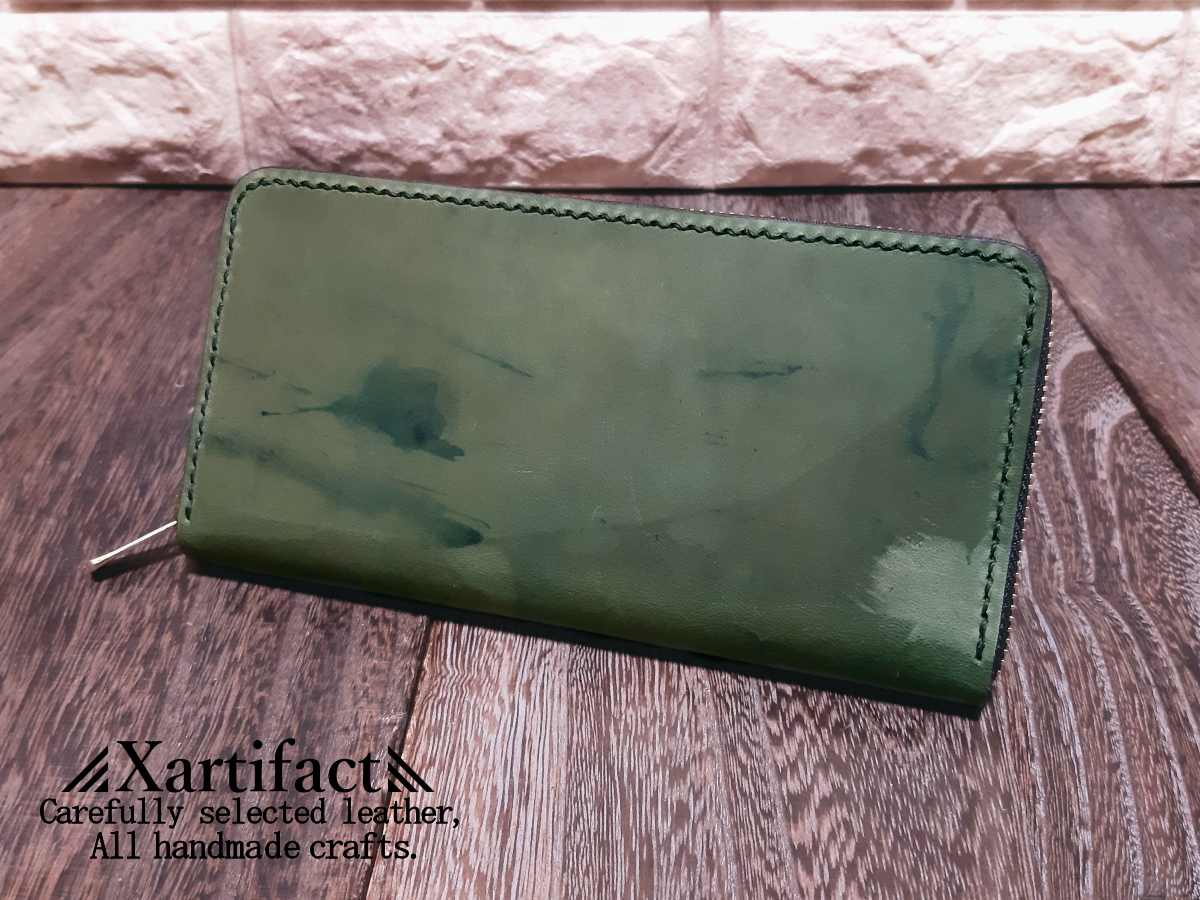 【レザーの日限定】ホーウィン社製シェルコードバン(ネイビー、リバース)×ドラーロ(黒×緑)ラウンドファスナー長財布/総手縫い 保証書付き拍卖