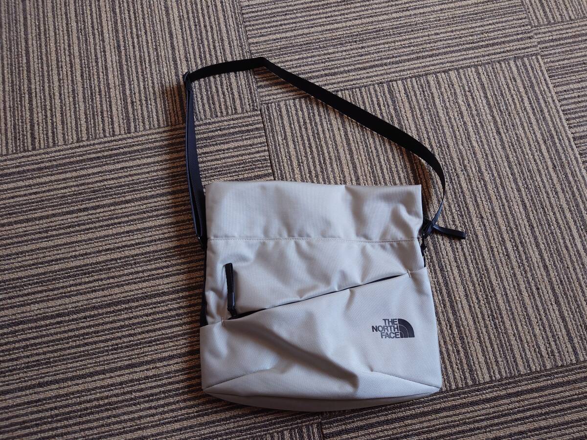 ノースフェイス バッグ ショルダーバッグ ピレネーショルダー NM82508 拍卖