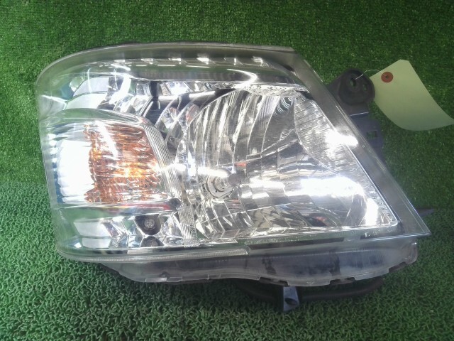 NV350キャラバン LDF-VW2E26 右ヘッドランプ QAB H021 26010-3XA0A拍卖