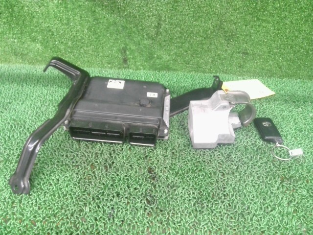 ヴェルファイア DBA-ANH20W エンジンコンピューター 070 275400-1781 89661-58200 89661-58201 2AZ-FE拍卖