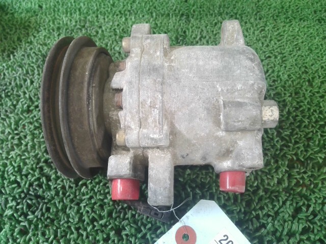 キャリィ LE-DA63T A/C エアコンコンプレッサー 26U 95200-78A03拍卖