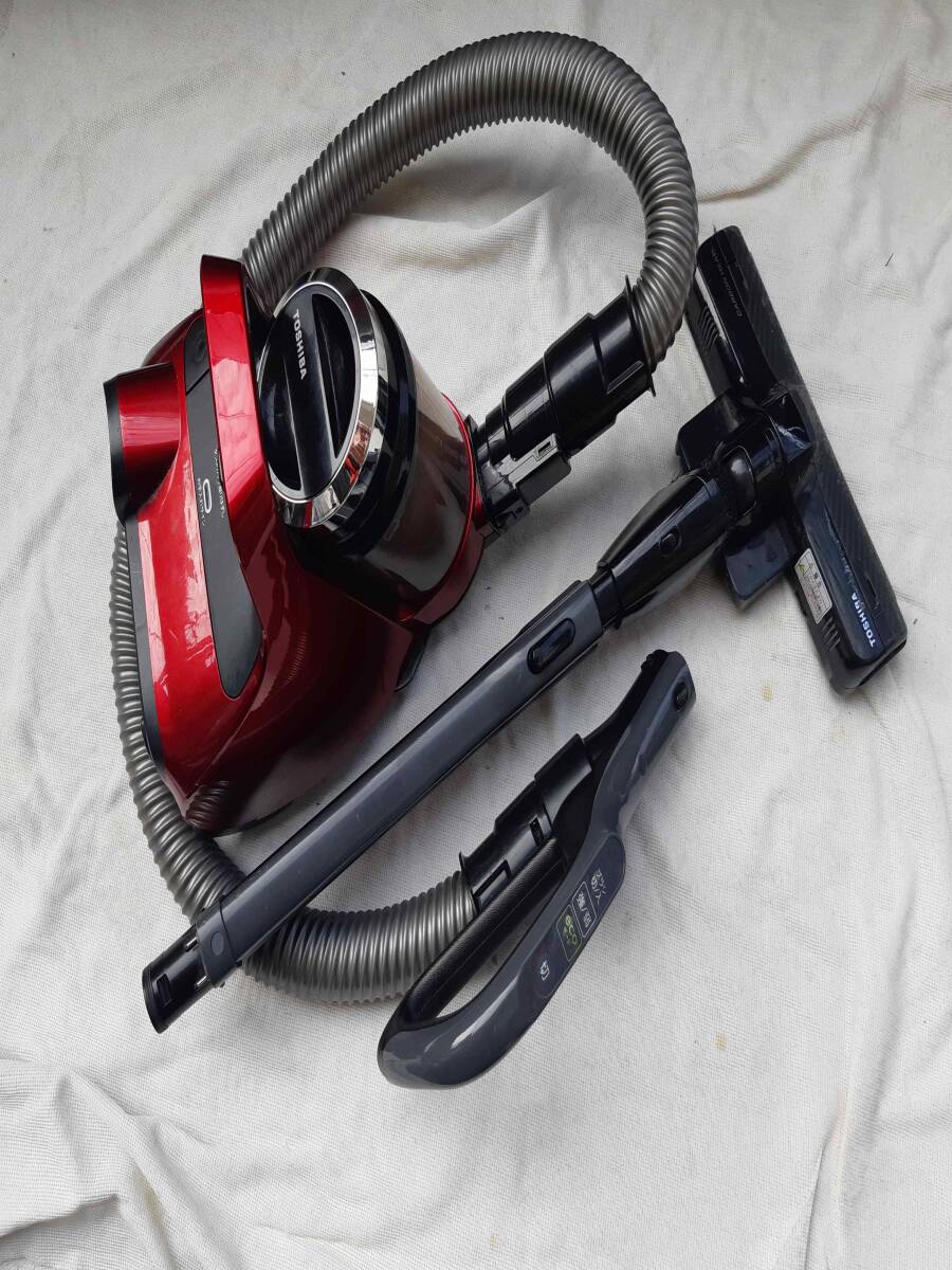 突然動かなくなった(修理できる方、パーツ取り) 東芝 掃除機 VC-C7 送料1200円 本州以外は着払い拍卖