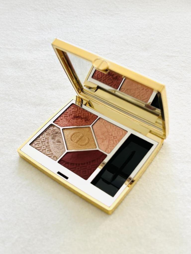 【送料込】Dior ディオール ディオールショウ サンククルール <アイシャドウ> 限定品 7g 643ゴールデンマスカレード 6460642拍卖