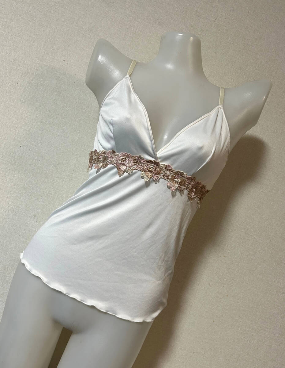04★ルシアン*LECIEN*テロっとオフホワイト*キャミソール*Mサイズ*立体レース豪華★拍卖