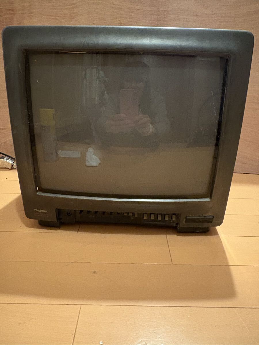 ブラウン管テレビ テレビ アンティーク TOSHIBA 東芝 昭和レトロ ダメージ アンティーク 飾り ジャンク品拍卖