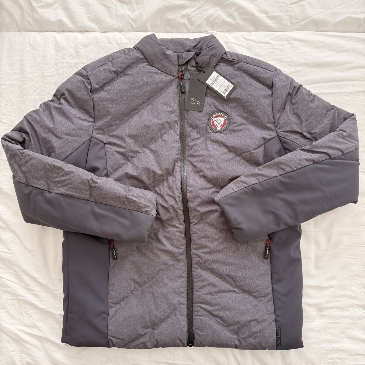 新品タグ付 ジャガー ダウンジャケット グレー ブラック JAGUAR MENS DOWN JACKET UKメンズ S XJ XF F-TYPE E-PACE F-PACE 本物正規品拍卖