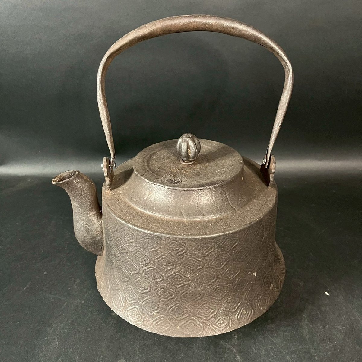 OM1006-17-3 鉄瓶 鉄製 鉄器 茶道具 茶器 やかん 湯沸し 古道具 古民具 伝統 工芸 骨董品 高さ38㎝ 口径13㎝ 100サイズ拍卖