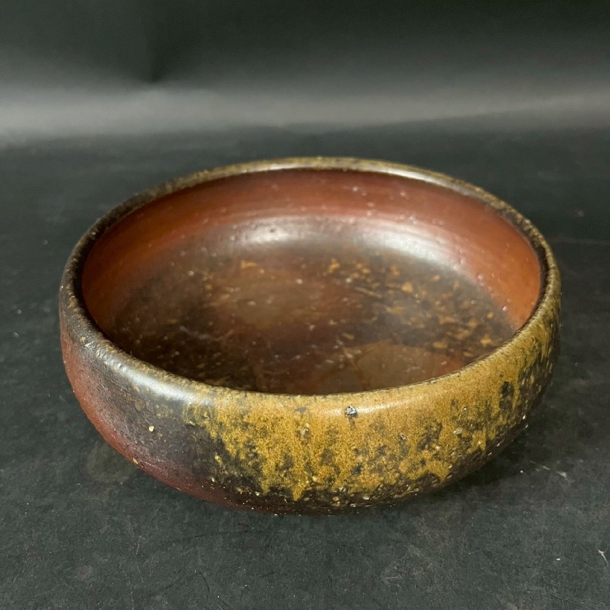 OM1009-23-3 皿 鉢 茶碗 お椀 備前焼 茶道具 茶器 食器 和食器 陶器 陶芸 古道具 伝統 工芸 置物 高さ5.5㎝ 口径16㎝ 9㎝ 60サイズ拍卖