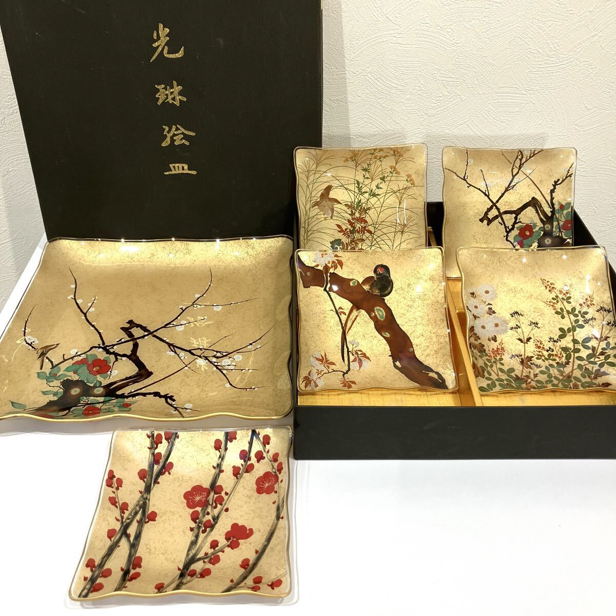 光琳絵皿 6枚 金彩模様 角皿 大皿 中皿 光琳ベリーセット 鳥 梅 尾形光琳 未使用 川村硝子工芸 花鳥絵図 和食器拍卖