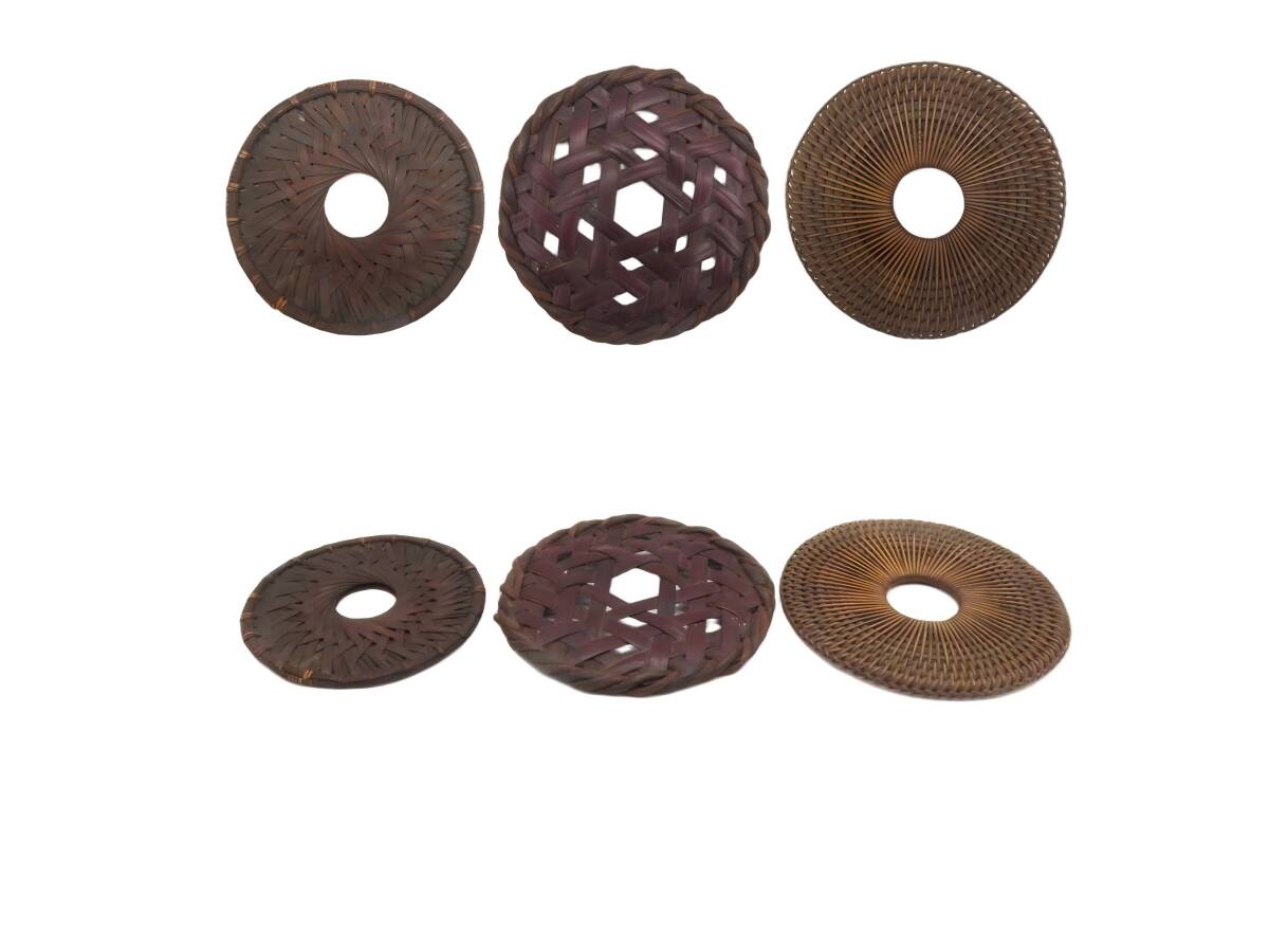 K8907 藤編 瓶敷 3点 釜敷 瓶座 瓶敷 木工芸 古美術 時代物 茶道具 急須台 鉄瓶 サイズ ①直径約7.6cm ②直径約8.8cm ③直径約9.3cm拍卖