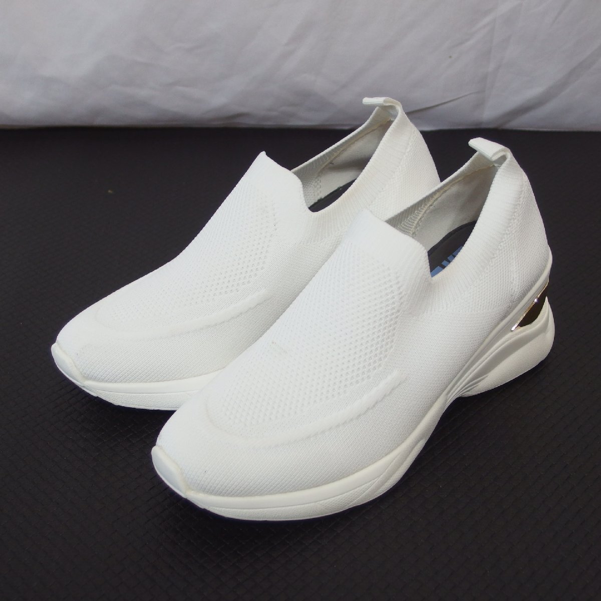 SNEEKE by.enchanted◆エンチャンテッド メッシュ スリッポン スニーカー 軽量スニーカー(ホワイト×ゴールド)サイズS(22.5㎝)◆USED拍卖