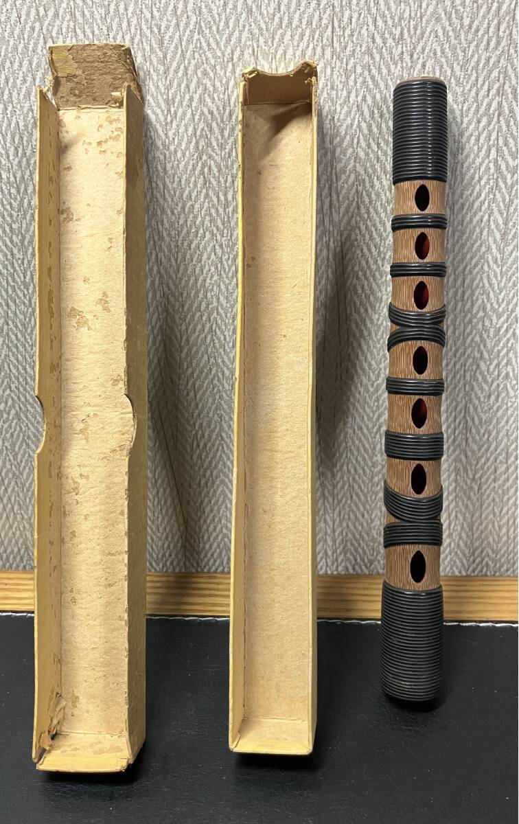 詳細不明 旧家蔵出し品 竹製笛 竹笛 篳篥? 竜笛? 龍笛? 篠笛? 全長約18cm 雅楽楽器 和楽器 管楽器 竹細工 神楽 能 狂言 伝統音楽拍卖