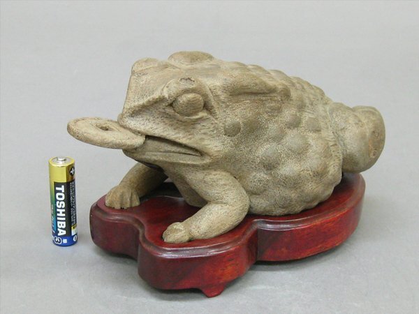 【心庵】中国 古竹 竹根/蛙 置物 台付 保証書付 B253拍卖