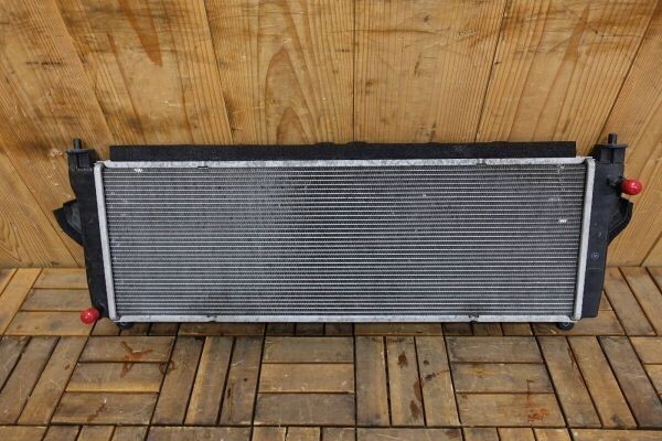 グランエース プレミアム GDH303W ラジエター小 純正品 拍卖