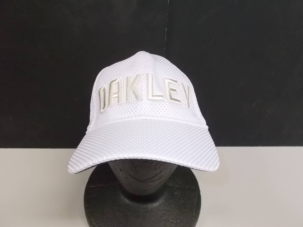 e849◆OAKLEY メンズ ゴルフ CAP◆白色 FOS900660 オークリー ゴルフキャップ 帽子 メッシュ ゴルフウエア 使用感少なめ 7K拍卖