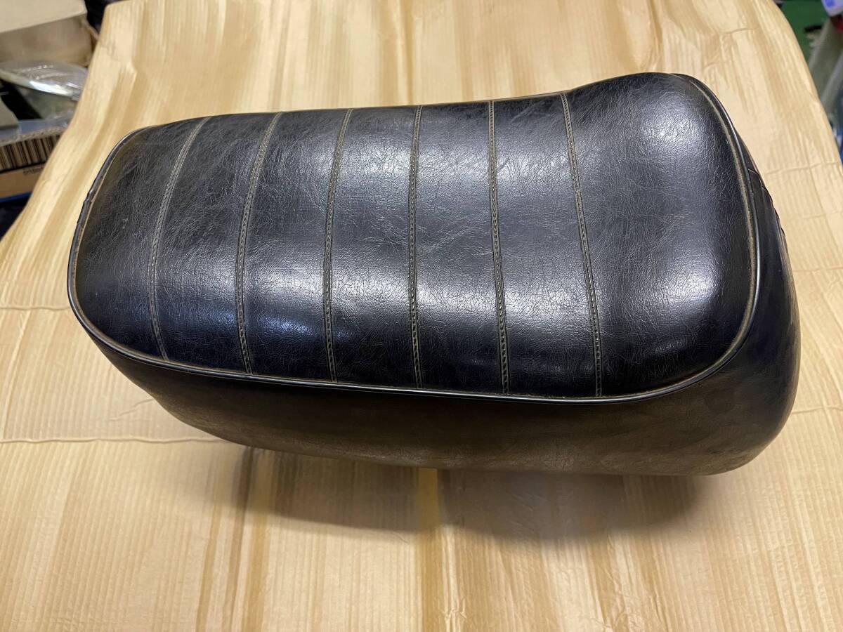 【Z50A モンキー】両手ブレーキ時代のシートだったと思う・・・69年?ツルツルのシート拍卖