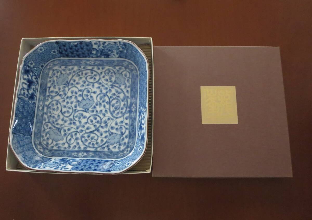 染付 捻祥瑞 角皿 盛り皿 大皿 龍峰窯 三洋陶器 美濃焼 元箱入り 26cm x 26cm ネジリ祥瑞 おもてなし拍卖