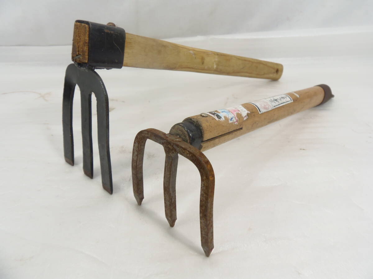● 25K008 ● 熊手 【2本】 ● 3本爪 木柄 園芸 ガーデニング 家庭菜園 農作業 潮干狩り ● 現状品 ●拍卖