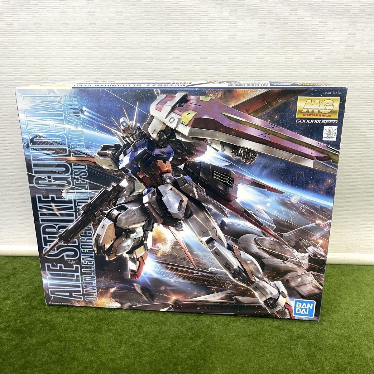 未組立保管品 BANDAI/バンダイ プラモデル MG 1/100 地球連合軍高機動中近距離専用モビルスーツ GAT-X105 エールストライクガンダム VER.RM拍卖
