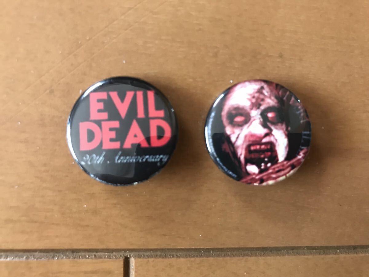 映画「死霊のはらわた」缶バッジ2個セット 新品未使用品拍卖
