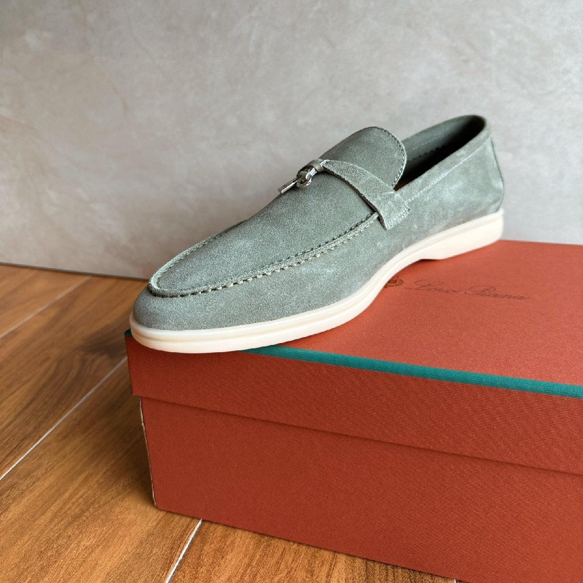 グレーグリーン25.0cm★送料無料★ロロピアーナ Loro Piana メンズ スエード ローファー, グレー, 牛革ソール, 金属装飾付き拍卖