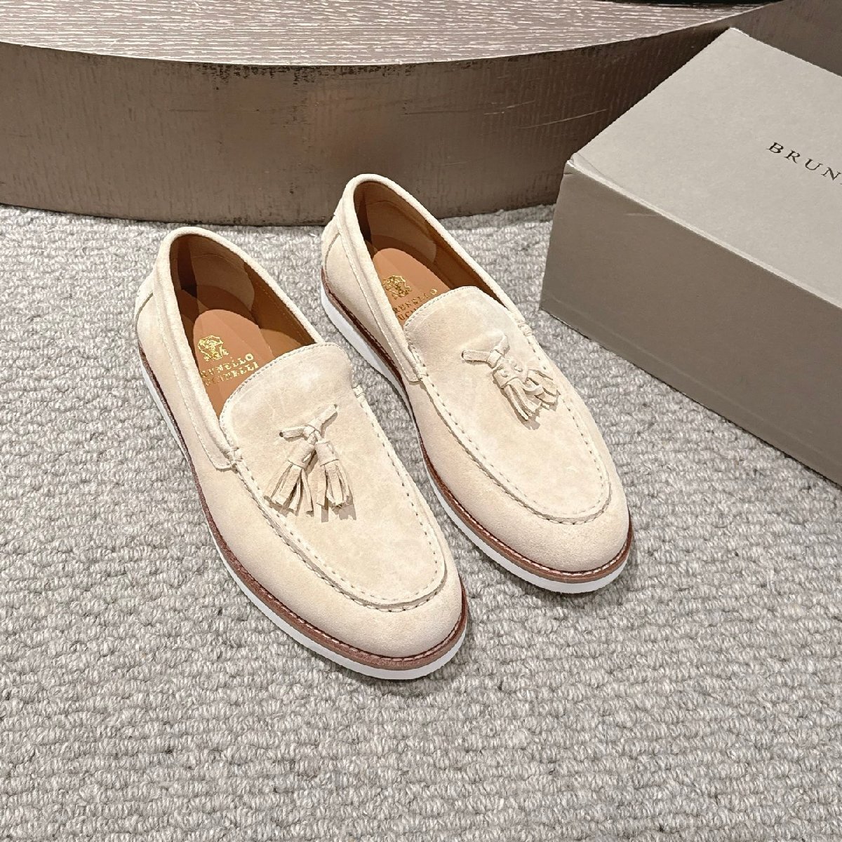 オフホワイト25.5cm ★送料無料★ブルネロクチネリ★メンズススエード タッセル ローファー, 本革, カジュアル シューズ, ホワイトソール拍卖