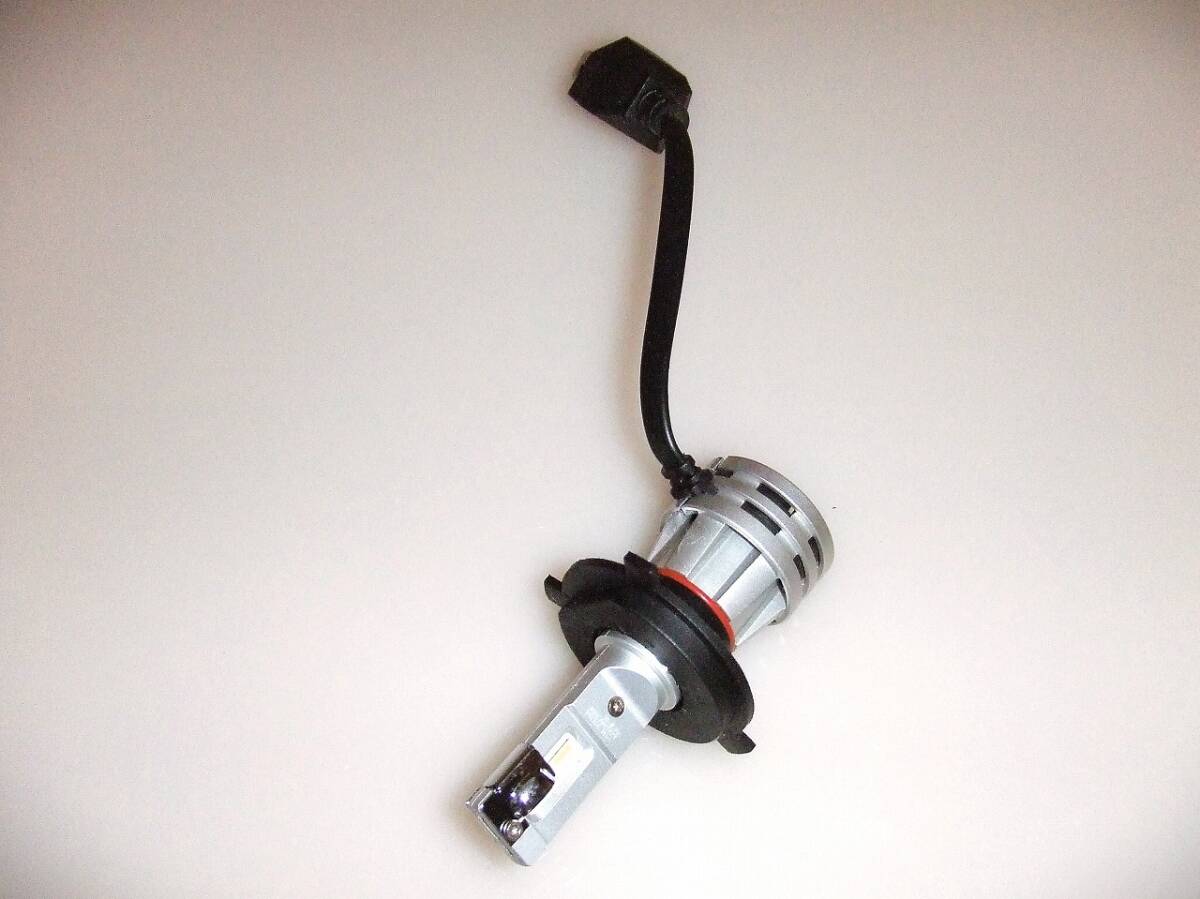 【純正ライト対応】H4タイプLEDバルブ(LEDヘッドライトバルブ)【冷却ファン付き】拍卖