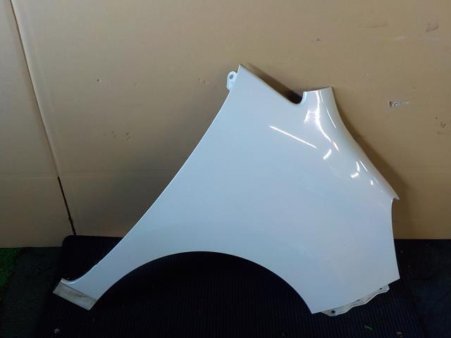 デリカD2 MB15S 右フロントフェンダー Z7T/パールホワイト【個人宅宛発送不可】拍卖
