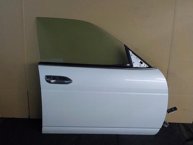 ローレル GC35 右フロントドア QT1/パールホワイト【個人宅宛発送不可】拍卖