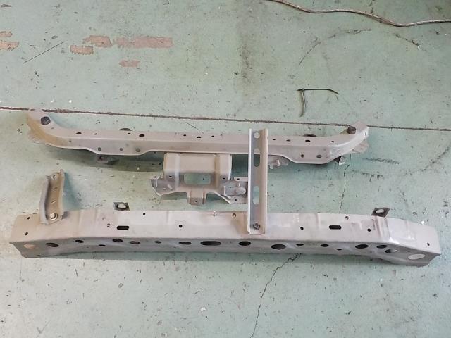 NV150 AD VY12 ラジエータコアサポート 上下セット 【個人宅宛発送不可】拍卖