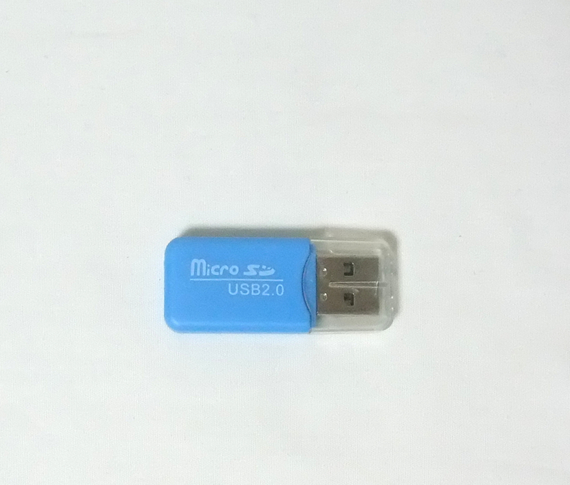 Micro SD用カードリーダー水色(USB2.0、新品)拍卖