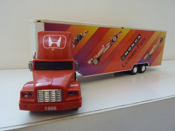 ▲Hermann Marketing CART'96Honda Toy Race Car Carrier拍卖