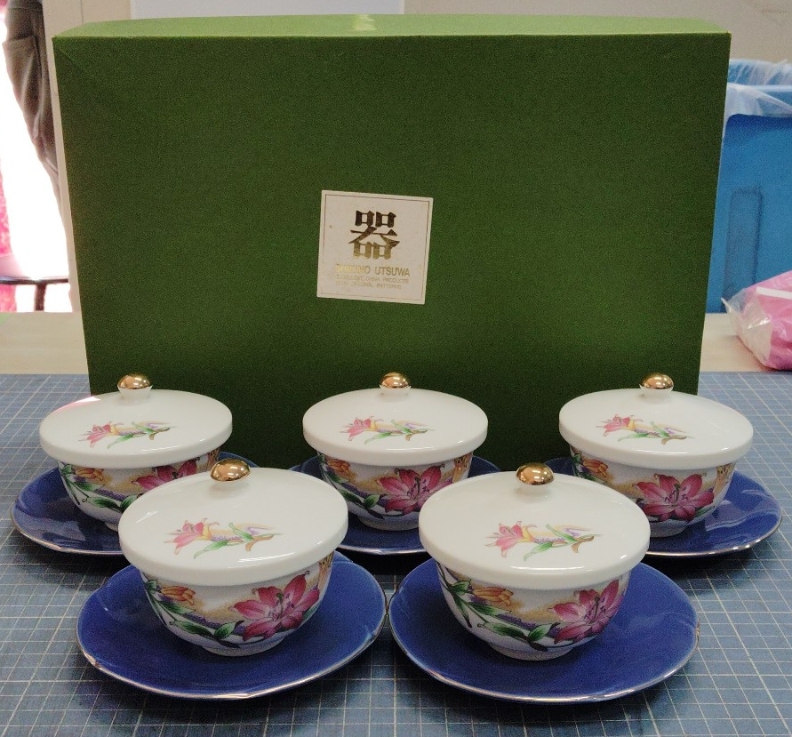 【茶器 陶磁器 湯呑 ソーサー 5客セット】四季の器 和食器 箱入り 茶道具 食器 キッチン用品 蓋付き湯呑【A9-4】1120拍卖
