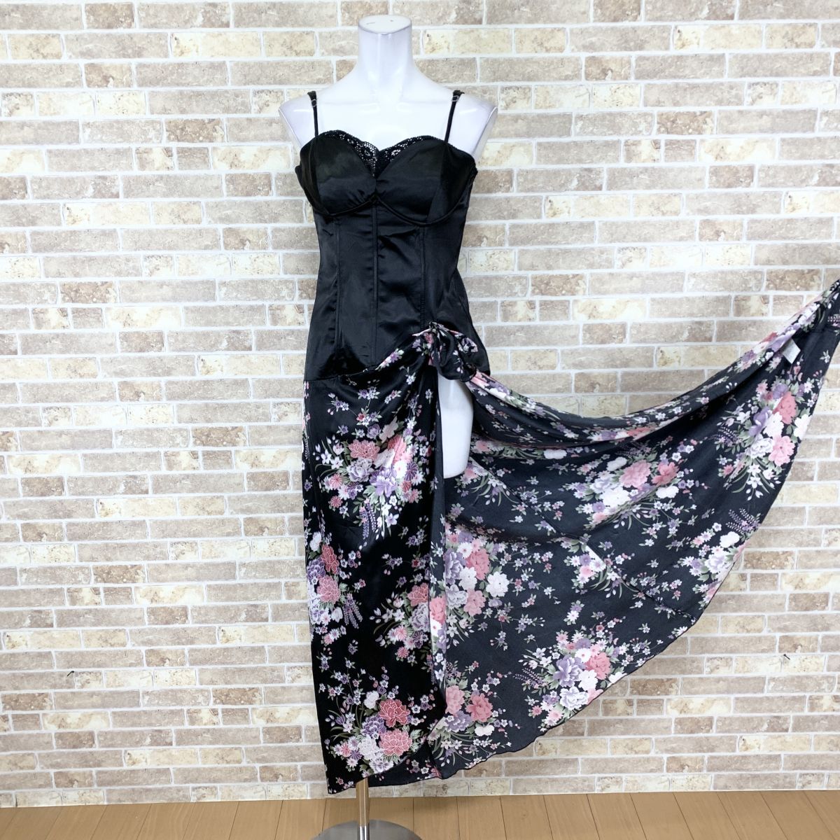 1円 ドレス ICHIOKU ロングワンピース 黒多色柄 ファスナー取手社外品 カラードレス キャバドレ 発表会 中古15902拍卖