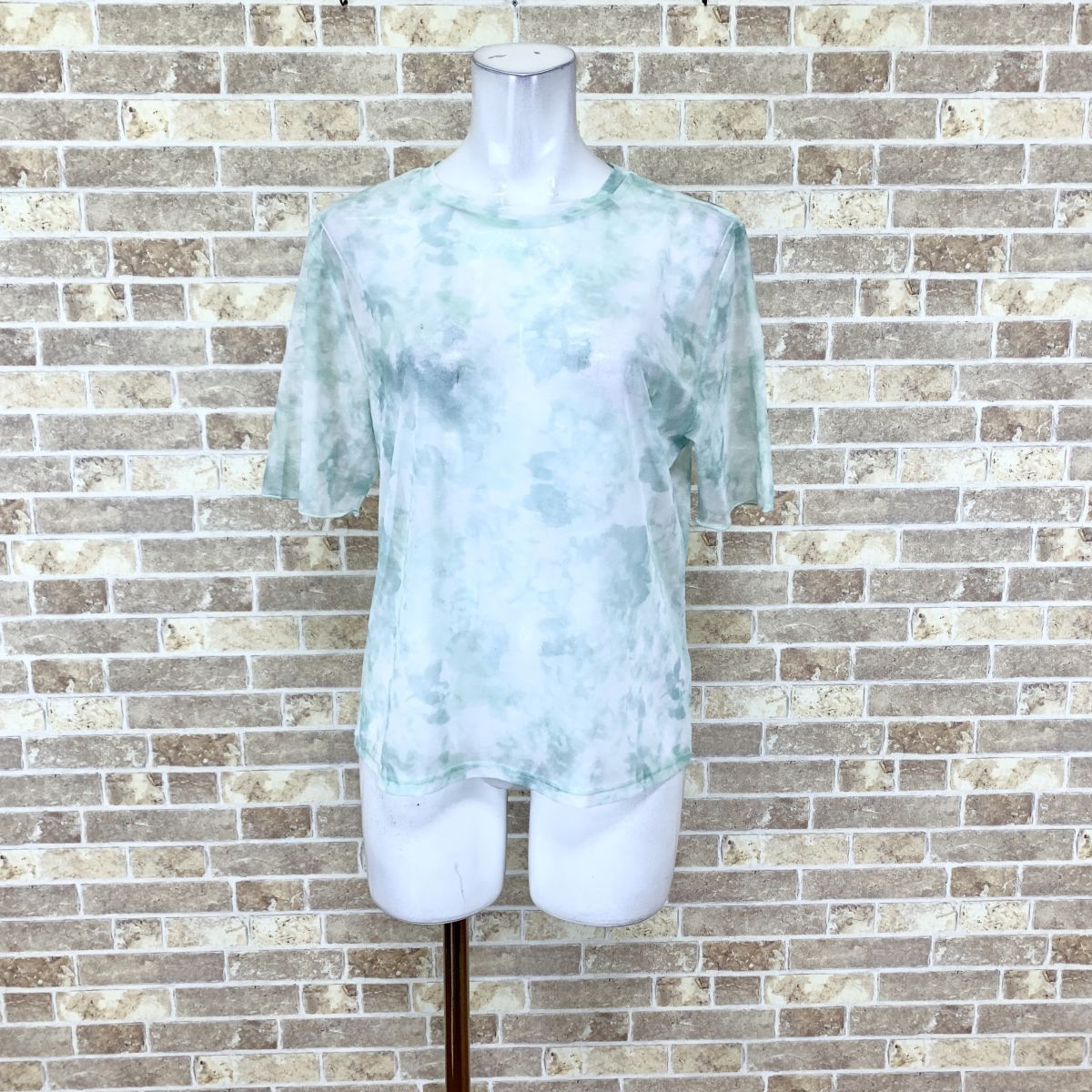 1円 トップス 【ネコポス可】 GU 白緑系柄 XL 発表会 フォーマル イベント 中古15970拍卖