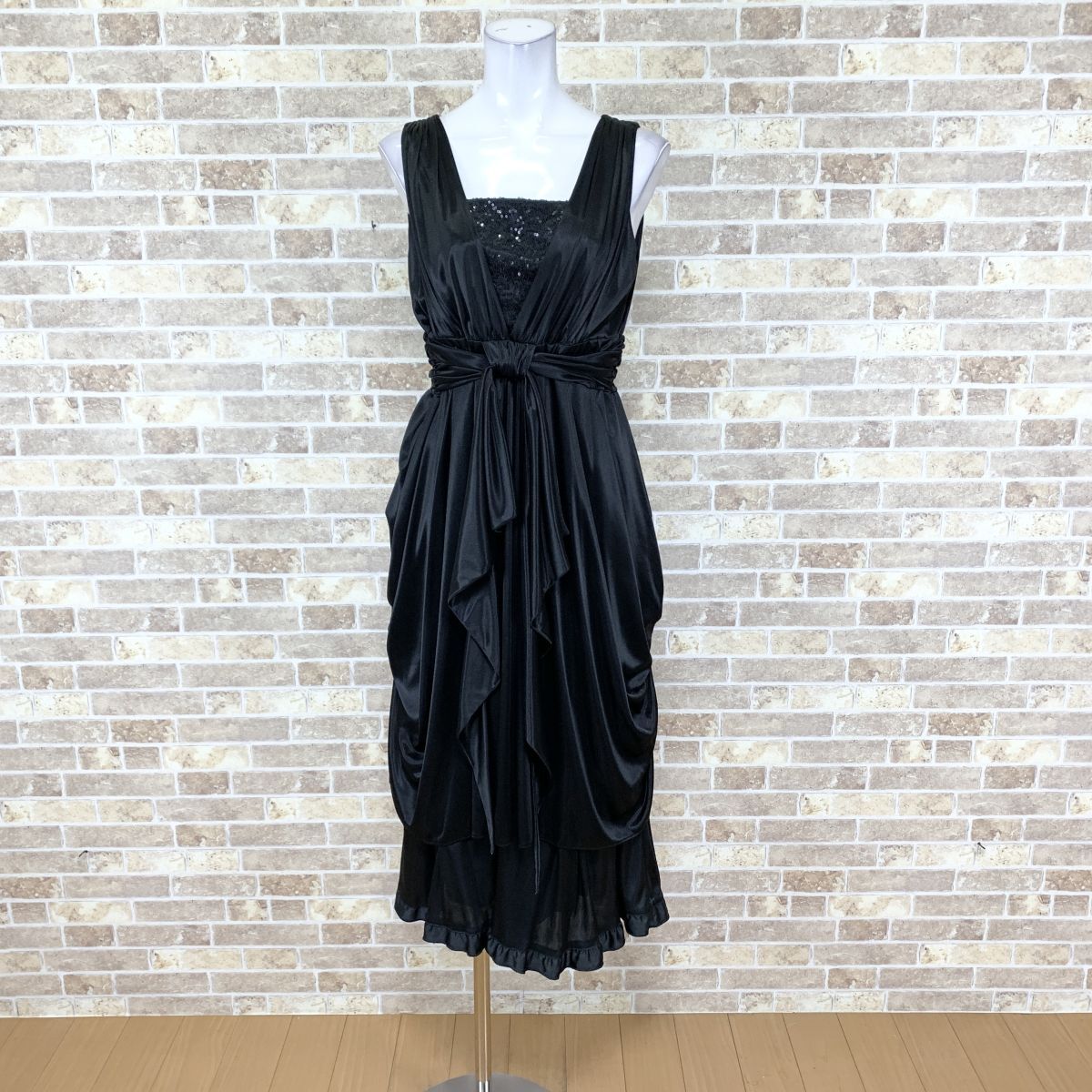 1円 ドレス ASHILL ロングワンピース 42大きめサイズ 黒光沢 カラードレス キャバドレ 発表会 イベント 中古16063拍卖