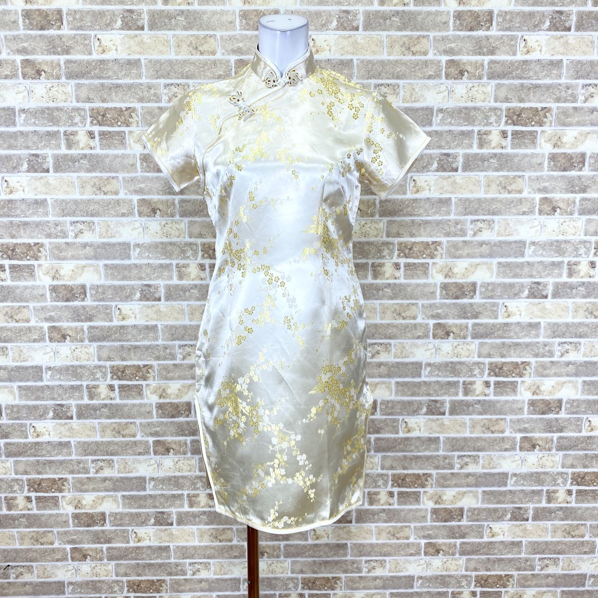 1円チャイナドレス【ネコポス可】 金龍 ワンピース S ベージュ黄系柄 カラードレス キャバドレ イベント 中古16034拍卖