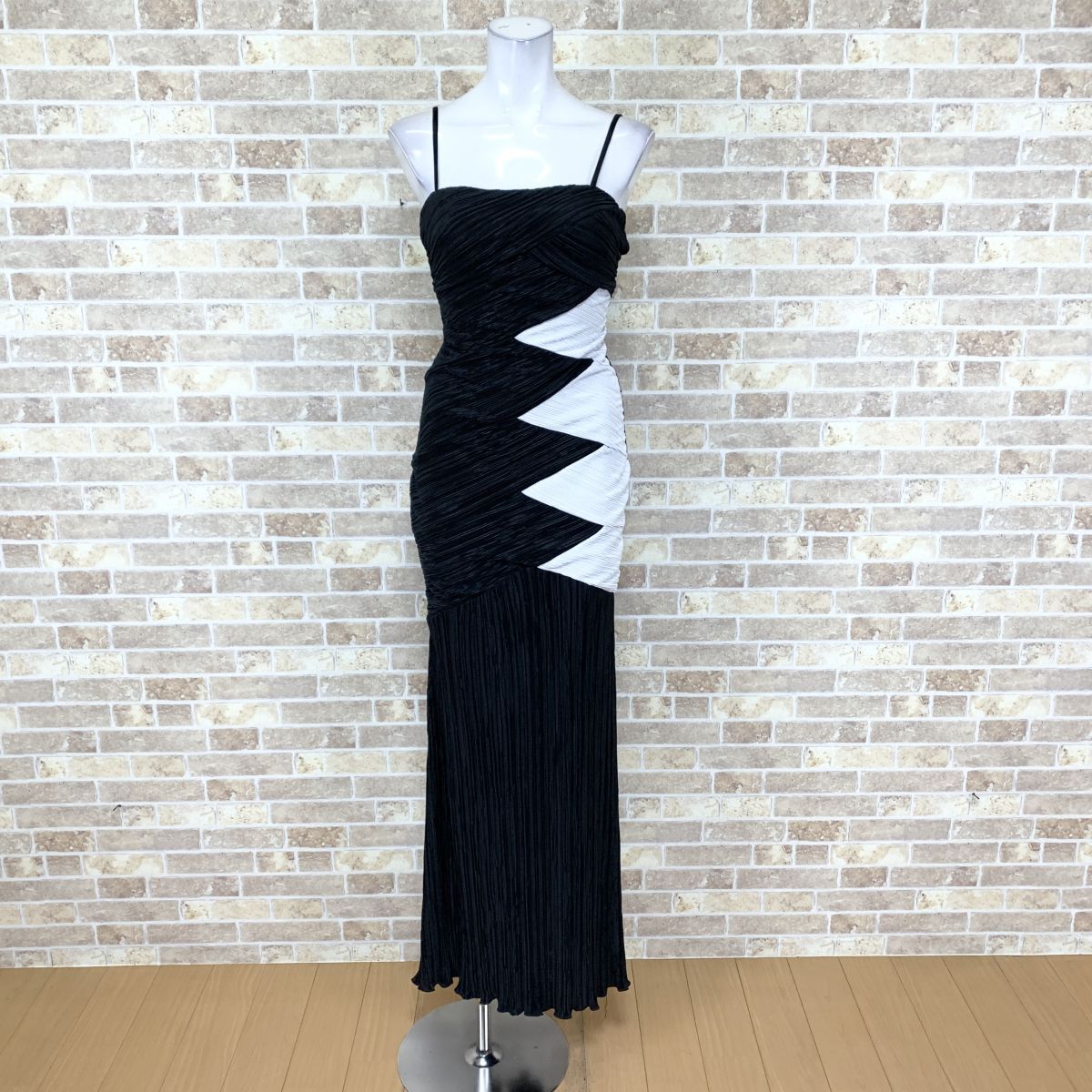 1円 タグ付 Sobre ロングドレス S 黒白 パーティードレス カラードレス キャバドレ 発表会 イベント 中古16083拍卖